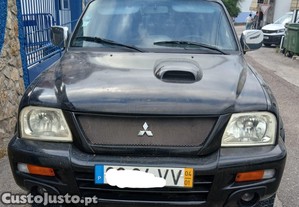 Mitsubishi L 200 4X4 De 2004 Motor 2500 Turbo Intercooler 115 HP , 197000 kms Reais Caixa Madeira Exotica Para Choque Estribos
