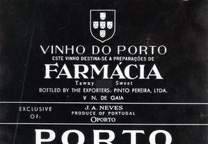 Rótulos antigos de garrafas de vinho do Porto