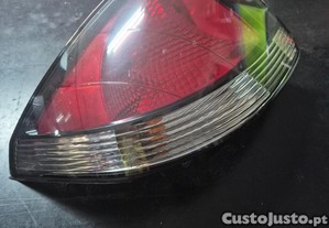Farolim direito Kia Rio