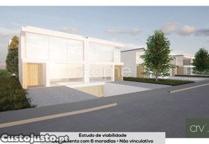 Moradia Com Terreno Para Construção - Leça Da...