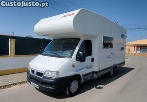 Autocaravana com beliche e viesa