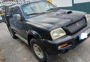 Mitsubishi L 200 4X4 De 2004 Motor 2500 Turbo Intercooler 115 HP , 197000 kms Reais Caixa Madeira Exotica Para Choque Estribos