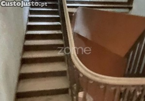 Prédio Com Vista Rio Na Zona Histórico Do Porto