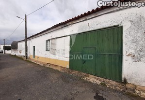 Antiga padaria industrial de alfundão - para recuperar