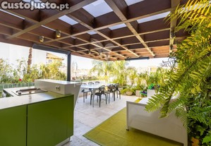 Apartamento t2 com parqueamento, piscina e jardim- rua das farinhas - santa maria maior - lisboa - 925.000