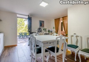 Quinta Em Alojamento Local Com Terreno De...