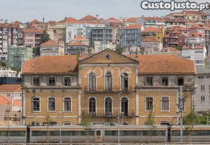 Armazéns E Terreno.