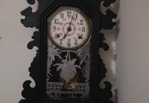 relógio de parede centenário