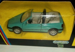 Miniatura VW Golf 1/43