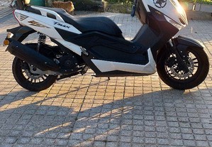 Znen GOES T-MAX 125