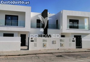 Moradia t4 com piscina