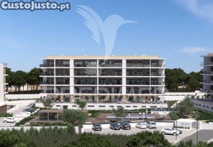 Horus residence - apartamento t2 com 137m2 de área bruta e garagem box 2 carros portimão
