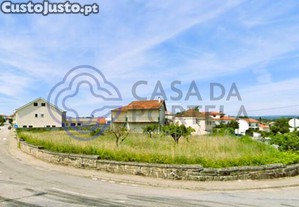 No centro de Torre de D. Chama, moradia com mais de 1500m2 de terreno frtil!!!!