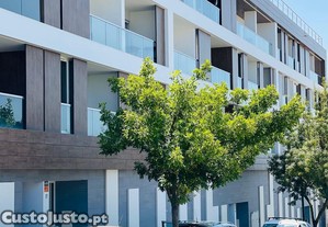 Apartamento Novo com Vista Mar em Setúbal - 2 Quartos e Jacuzzi