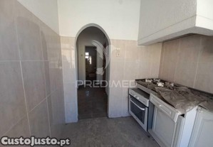 Apartamento t1 na baixa da banheira   excelente localização e de investimento!