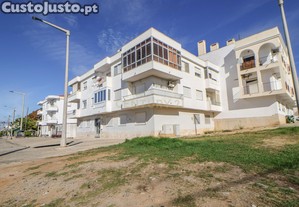 Apartamento Renovado em Seixal com Vista para a Cidade