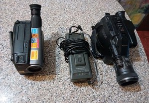 Conjunto de 2 Câmeras de Filmar Antigas ( S/ Bateria e Carregador )