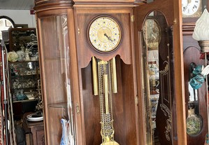 Antigo relógio de sala