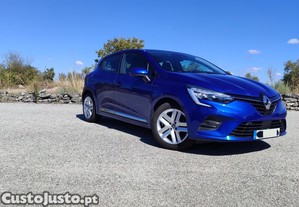 Renault Clio E-Tech Hybrid - 21