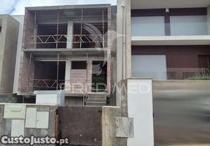 Moradia t3 em lamaçães