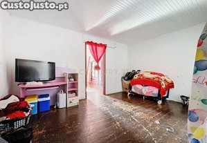 Casa no Centro da Ribeira Grande - Oportunidade Única!