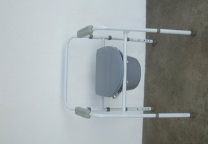 Cadeira Sanitária - usada 1 vez - como nova