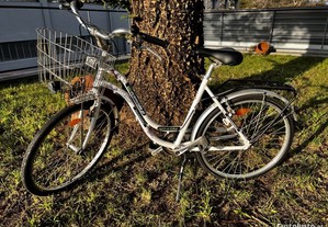 Bicicleta City Bike (Cidade/Urbana) de Senhora.