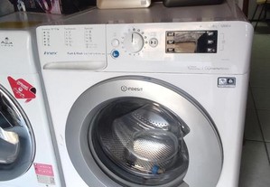Máquina de Lavar 8kg