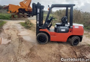 Empilhador Toyota 3 Toneladas
