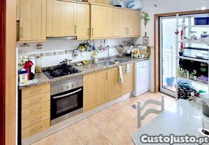 Apartamento T1+1 com Vista Panorâmica em Oliveira do Bairro
