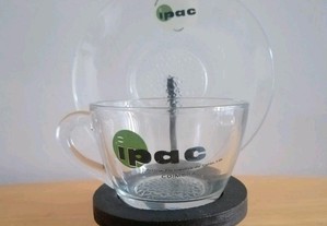 Chávena antiga do café IPAC em vidro transparente