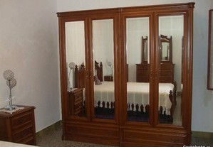 Mobília de quarto de casal em madeira de carvalho