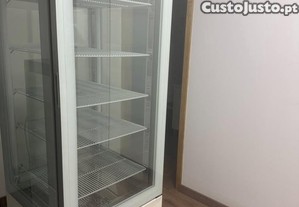 Vitrine vertical c/ 5 prateleiras totalmente em vidro - Usado