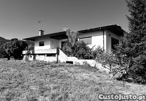 Moradia 440m2 | terreno 1200m2