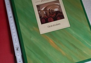 Livro álbum de capa dupla sobre os vinhos portugueses
