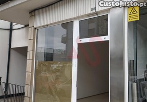 Loja Com 50 M² Em Braga (São Vicente), Braga