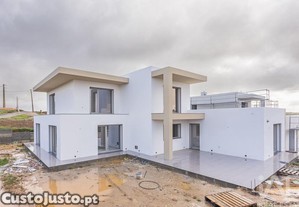 Casa T4 em Ponte do Rol de 220,00 m²