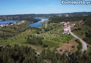 Terreno urbano com vista privilegiada para a barragem de castelo de bode