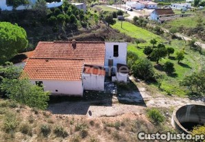 Moradia Familiar Para Remodelação Com Terreno