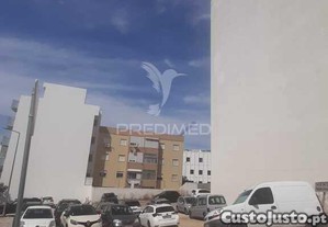 Terreno em zona central de setúbal, para construção de edifício de r/c e 5 andares c./ 3 andares para garagens.