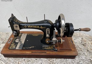 Máquina de costura manual a manivela Wertheim