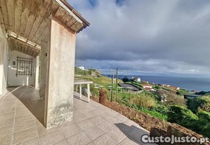 Casa T1 com Vista Mar e para a Vila das Lajes das Flores