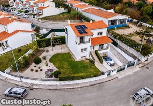 Casa / Villa T4 em Santa Maria, São Pedro e Sobral da Lagoa de 256,00 m²