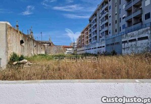 Terreno com 2.700 m² no centro de ovar