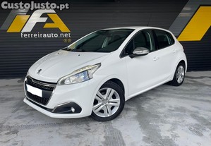 Peugeot 208 1.2 PureTech Allure - 17