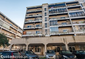 Apartamento t3 para na rua dos congregados.
