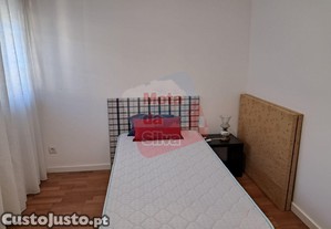 Excelente quarto em almada