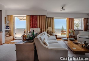 Apartamento T3 Transformado em T1+1 com Vista Mar, no Estoril