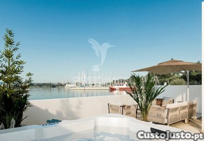 Apartamento t3+1, renovado, com terraço e piscina, a minutos de lisboa!
