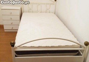 Quarto para rapaz em moradia numa zona calma e segura, a 20 minutos a p da UTAD